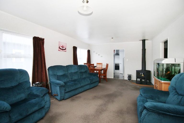 Photo of property in 24 Chelwood Street, Takaro, Palmerston North, 4412