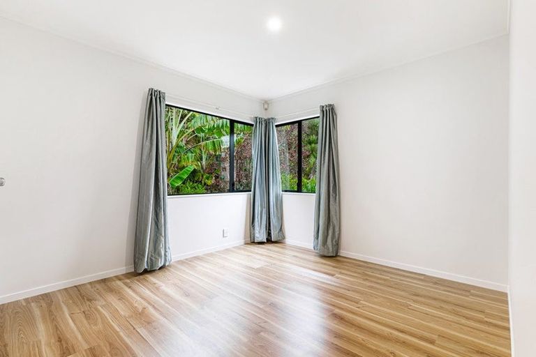 Photo of property in 9b View Road, Glenfield, Auckland, 0627