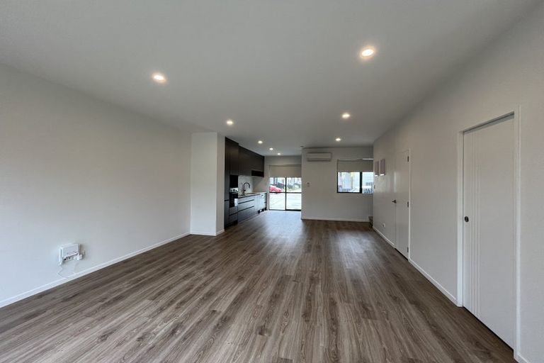 Photo of property in 73 Papatupu Way, Kumeu, 0810