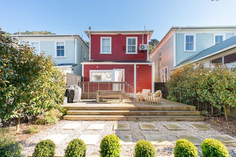 Photo of property in 10 Burnell Avenue, Thorndon, Wellington, 6011
