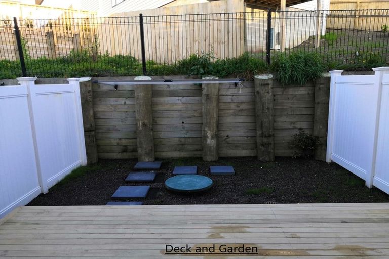 Photo of property in 29 Lawson Creek Street, Massey, Auckland, 0614