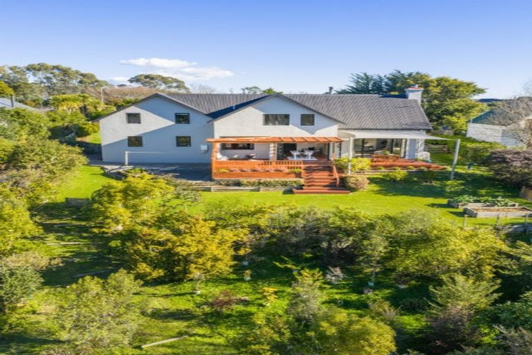 Photo of property in 20 Cashmere Drive, Fitzherbert, Palmerston North, 4410