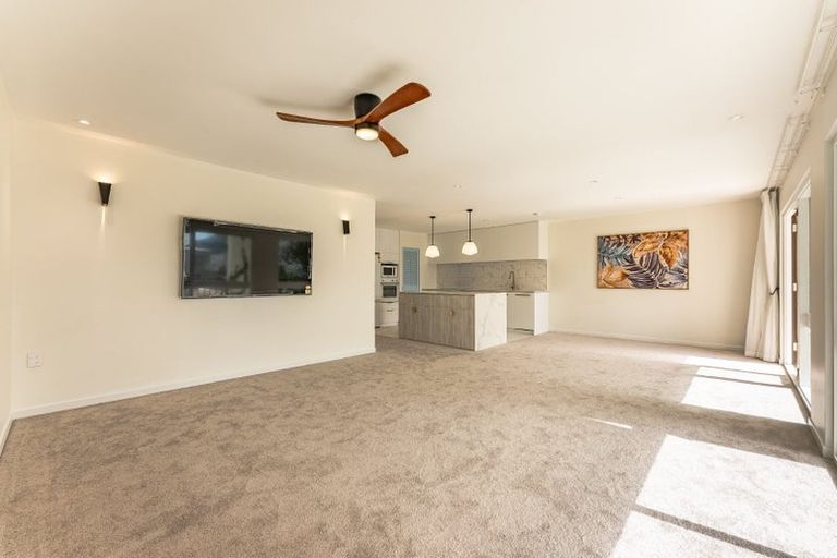 Photo of property in 27/34 Waiwera Place, Waiwera, Orewa, 0994