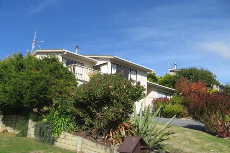 Photo of property in 8 Picketboat Lane, Whitby, Porirua, 5024