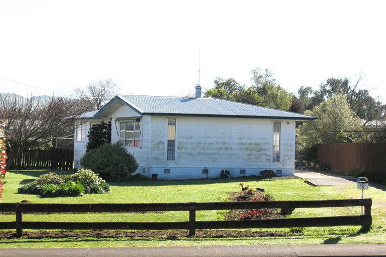 Photo of property in 2 Montgomery Street, Waipukurau, 4200