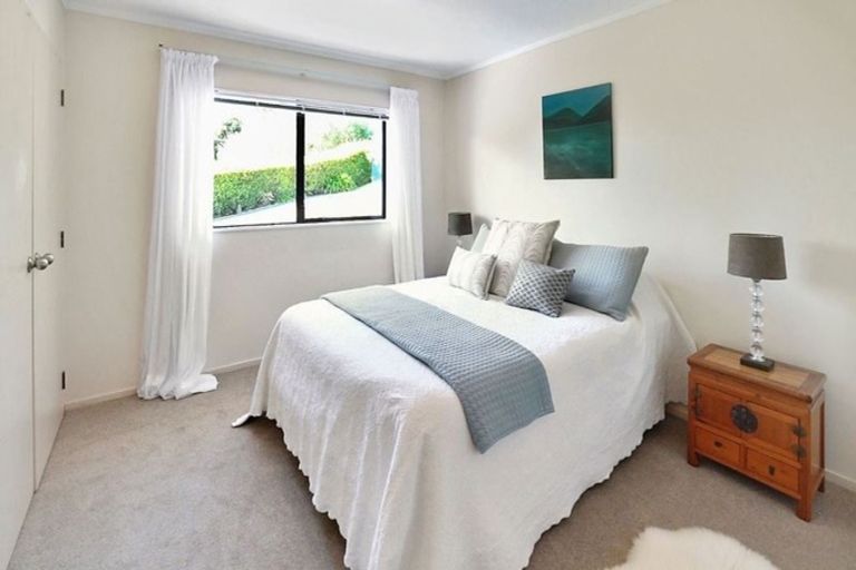 Photo of property in 2/39 Browns Bay Road, Browns Bay, Auckland, 0630