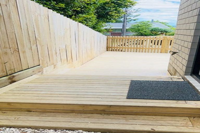 Photo of property in 1/241 Don Buck Road, Massey, Auckland, 0614