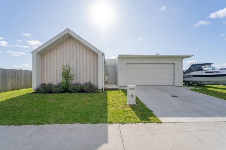 Photo of property in 162 Kupe Drive, Whitianga, 3510