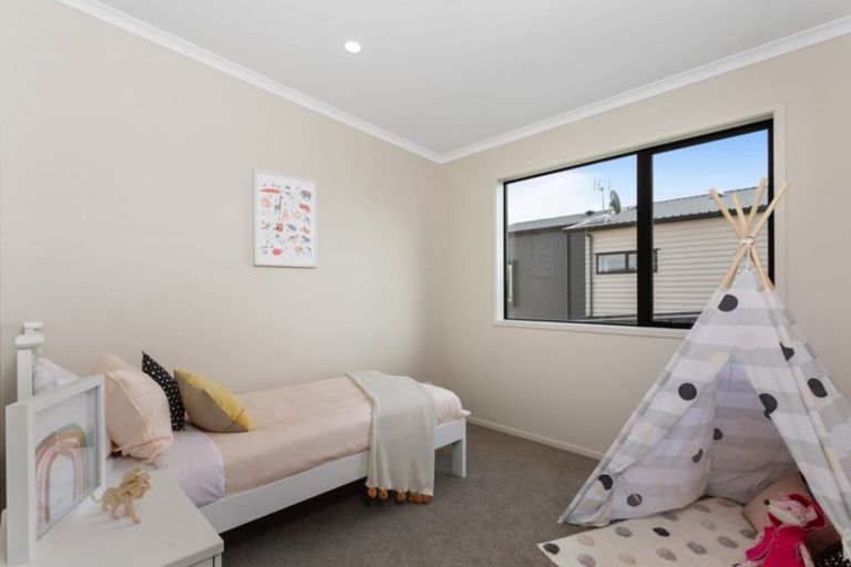 Photo of property in 22 Peihana Road, Hobsonville, Auckland, 0616