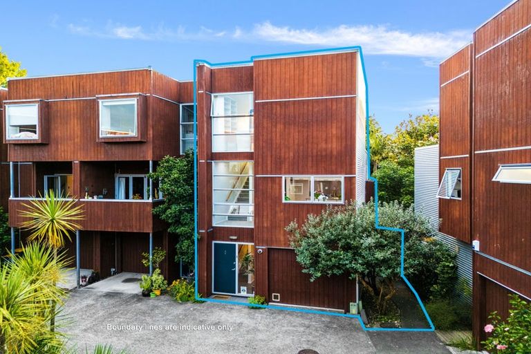 Photo of property in 76g Edmonton Road, Henderson, Auckland, 0612