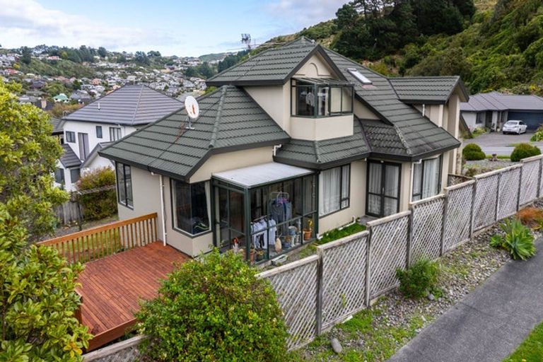 Photo of property in 16 Waverton Terrace, Churton Park, Wellington, 6037