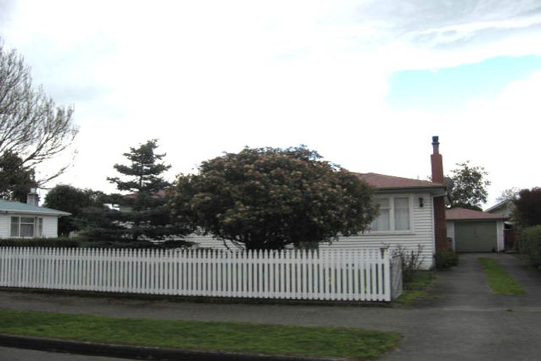 Photo of property in 92 Cameron Crescent, Masterton, 5810