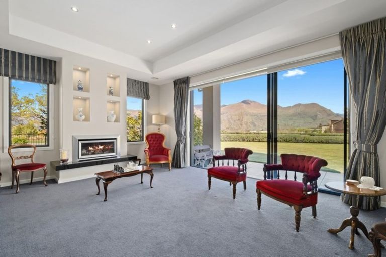 Photo of property in 2 Mount Gold Place, Wanaka, 9305