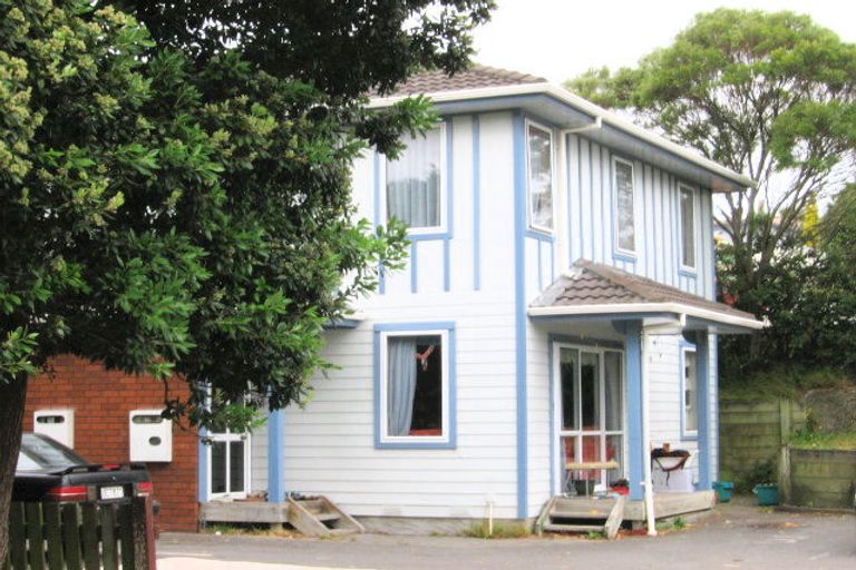 Photo of property in 15f Stirling Street, Berhampore, Wellington, 6023