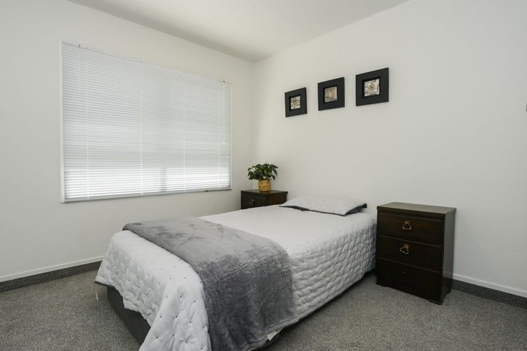 Photo of property in 1/8 Lee Road, Taradale, Napier, 4112