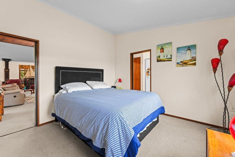 Photo of property in 37 Chinnerys Road, Woodend, 7610