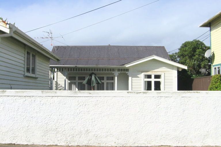 Photo of property in 107 Freyberg Street, Lyall Bay, Wellington, 6022