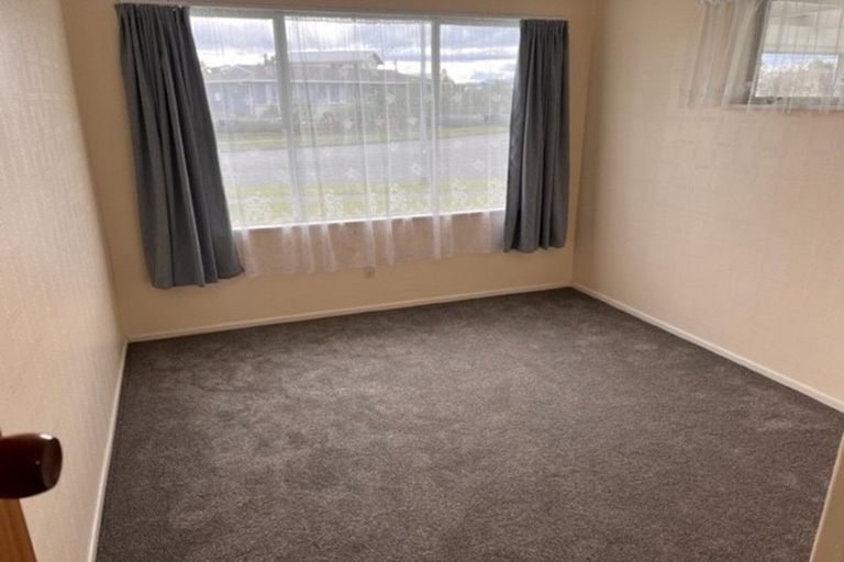 Photo of property in 19 Fife Crescent, Tamatea, Napier, 4112