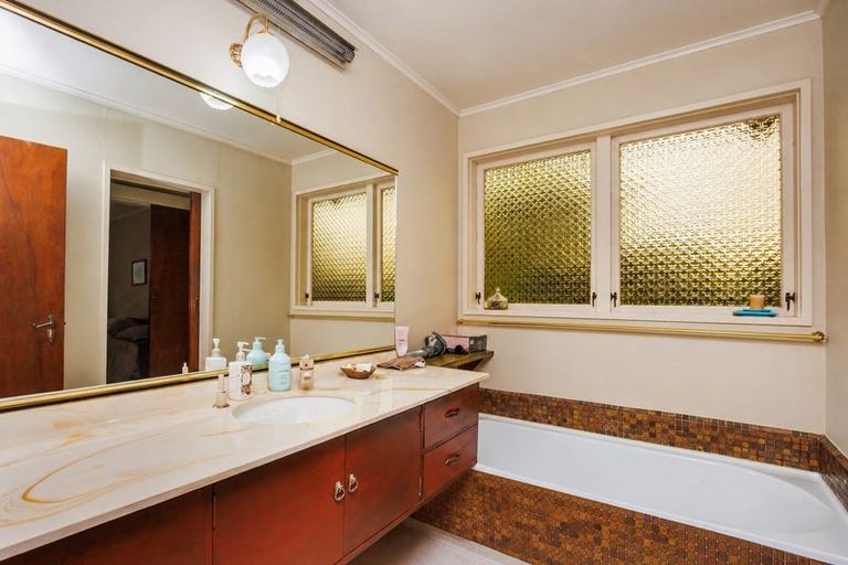 Photo of property in 63 Pitama Road, Awapuni, Palmerston North, 4412