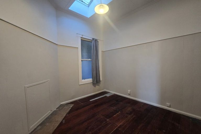 Photo of property in 92 Rolleston Street, Mount Cook, Wellington, 6021