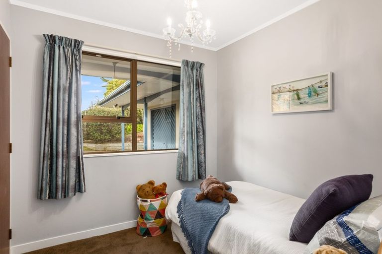 Photo of property in 7 Observatory Close, Whitby, Porirua, 5024