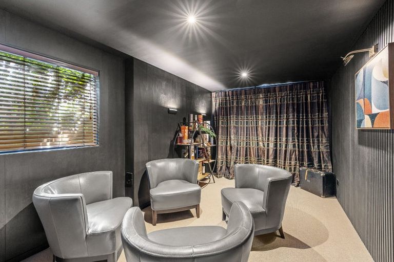 Photo of property in 77 Port Hills Road, Heathcote Valley, Christchurch, 8022