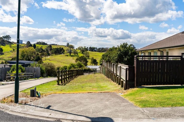 Photo of property in 15 Calla Street, Maungaturoto, 0520