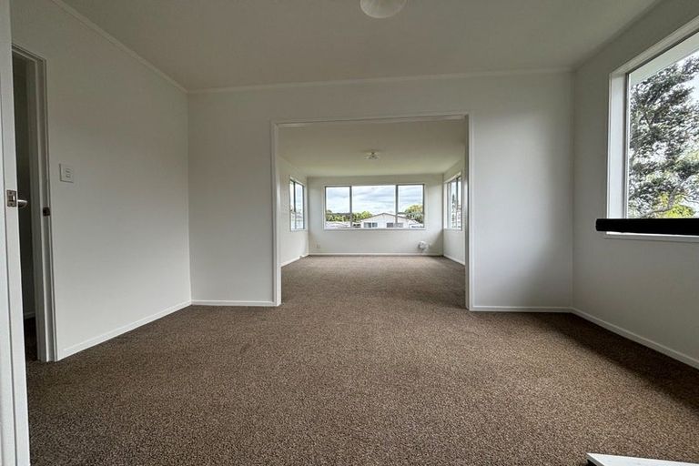 Photo of property in 2 Hobman Place, Manurewa, Auckland, 2102