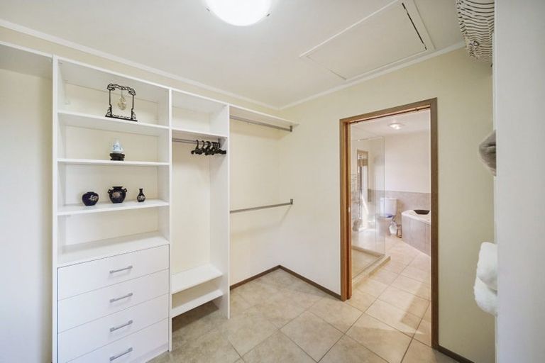 Photo of property in 307 Kaipara Road, Papakura, 2582