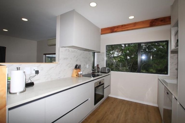 Photo of property in 90c Rosier Road, Glen Eden, Auckland, 0602