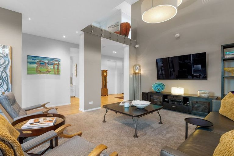 Photo of property in 10 Garreg Road, Fendalton, Christchurch, 8052