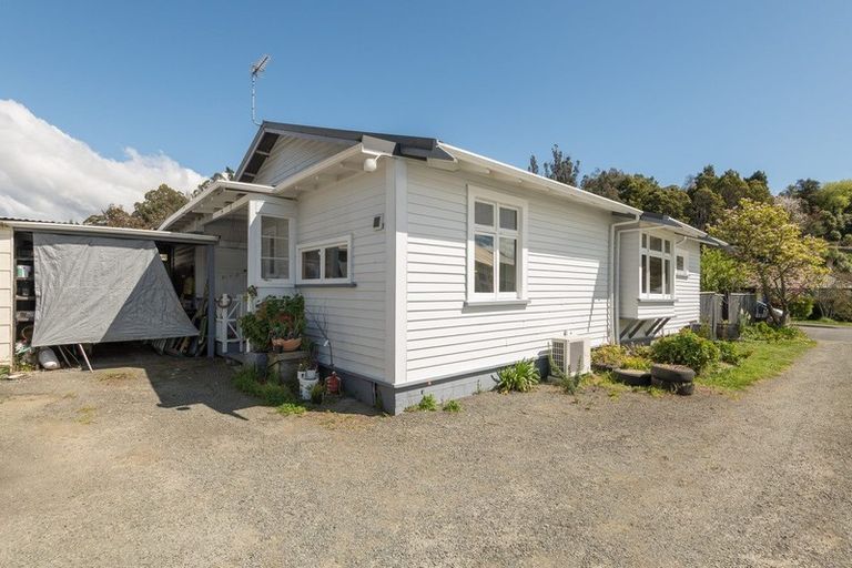 Photo of property in 129 Tipahi Street, Nelson South, Nelson, 7010