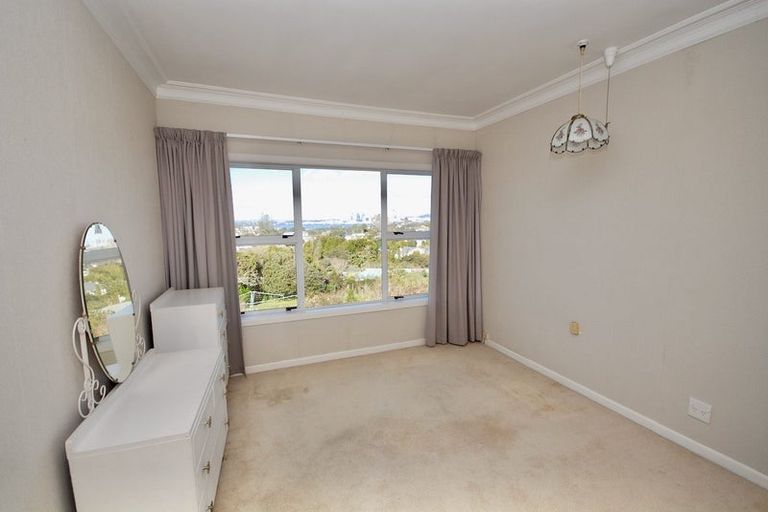 Photo of property in 94 Ocean View Road, Northcote, Auckland, 0627