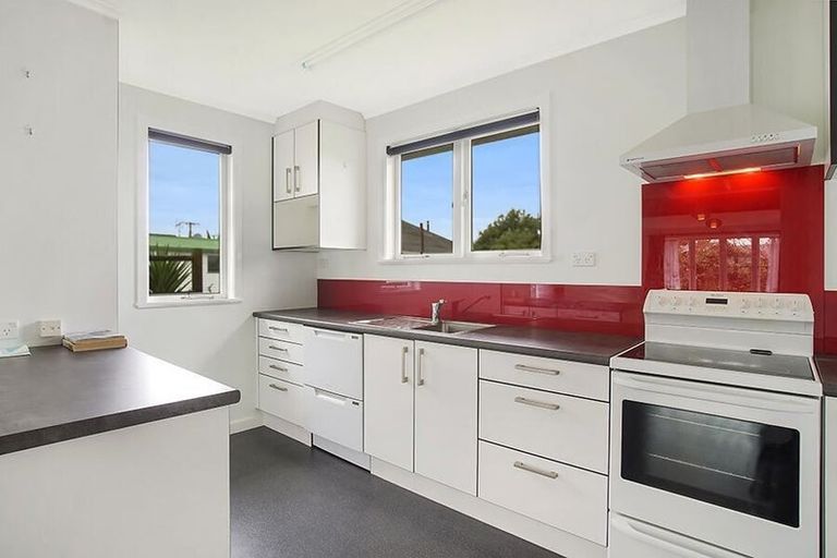 Photo of property in 116 Taikata Road, Te Atatu Peninsula, Auckland, 0610