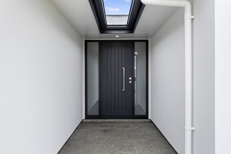 Photo of property in 202 Pacific Drive, Fitzherbert, Palmerston North, 4410
