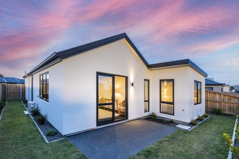 Photo of property in 4 Clontarf Lane, Belfast, Christchurch, 8051