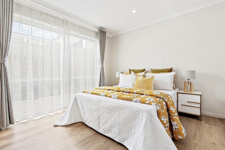 Photo of property in 8 Harrington Road, Henderson, Auckland, 0610