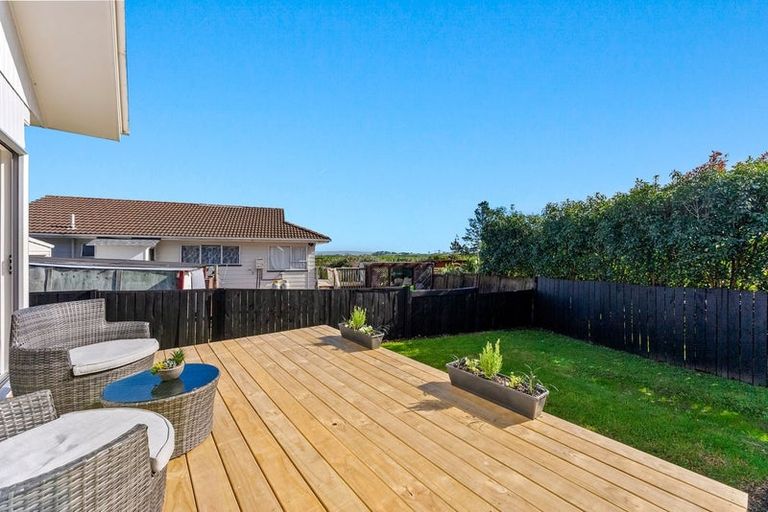 Photo of property in 7 Pureora Place, Clendon Park, Auckland, 2103