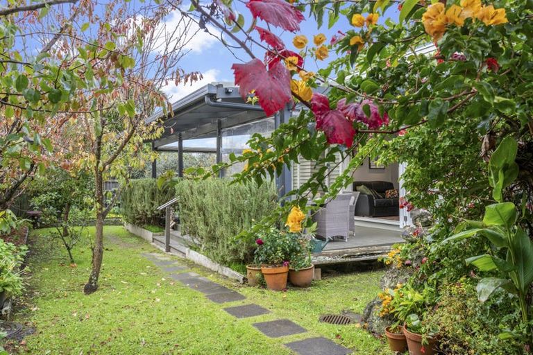Photo of property in 1b Nicolas Avenue, Glen Eden, Auckland, 0602