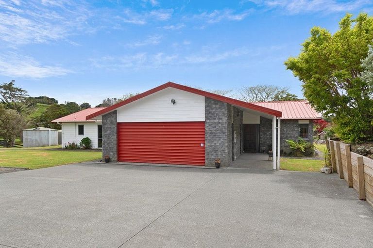 Photo of property in 80 Pataua Road North, Whareora, Whangarei, 0175