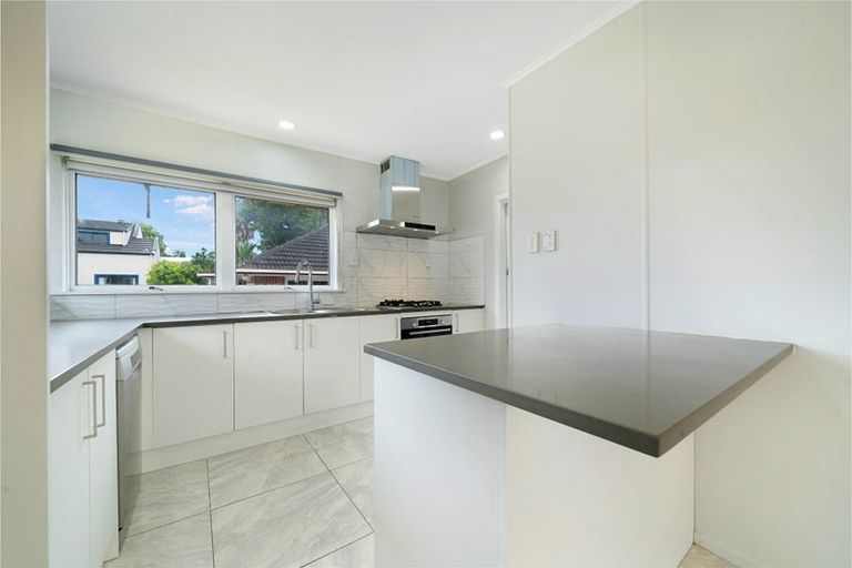 Photo of property in 41 Royal Road, Massey, Auckland, 0614