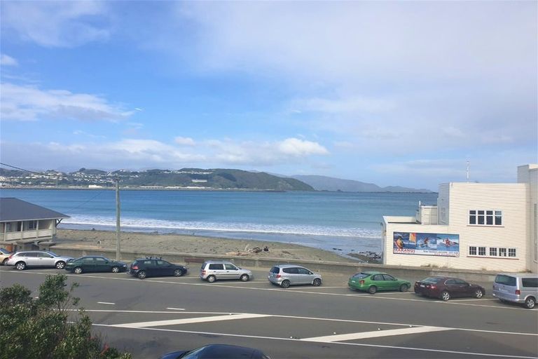 Photo of property in 102u6 Lyall Parade, Lyall Bay, Wellington, 6022