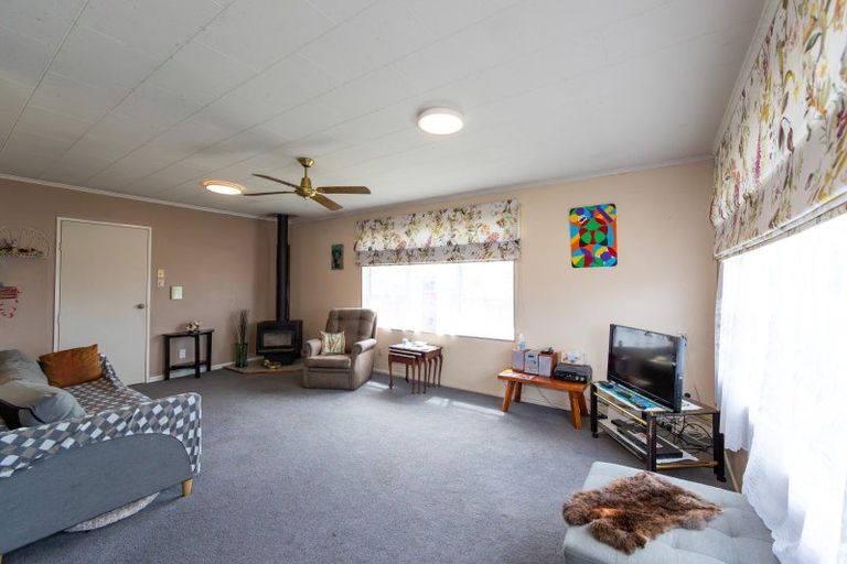 Photo of property in 50 Wynyard Crescent, Tamatea, Napier, 4112