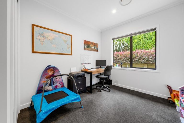Photo of property in 5 Fern Lane, Whalers Gate, New Plymouth, 4310
