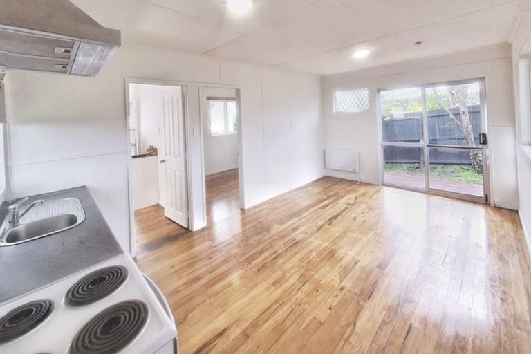 Photo of property in 1/4 Mickle Street, Te Atatu South, Auckland, 0610
