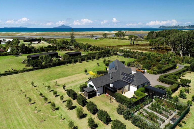 Photo of property in 29 North Cove Lane, Waipu, 0582