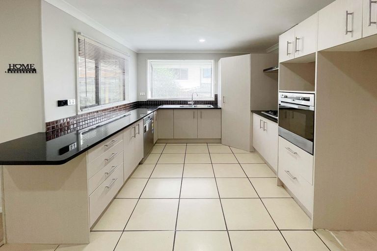 Photo of property in 19 The Enclave, Totara Heights, Auckland, 2105