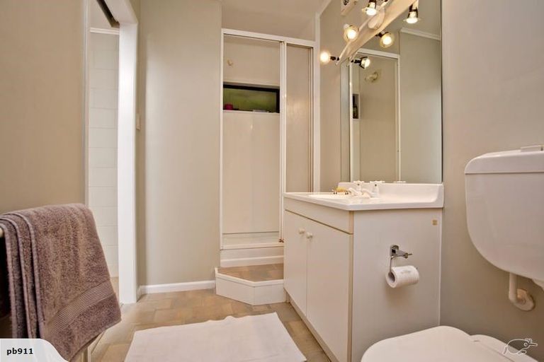 Photo of property in 20 Trelawny Place, Hillcrest, Auckland, 0627