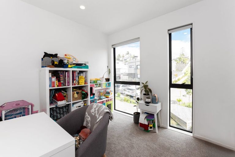 Photo of property in 53 Morihana Close, Glen Eden, Auckland, 0602