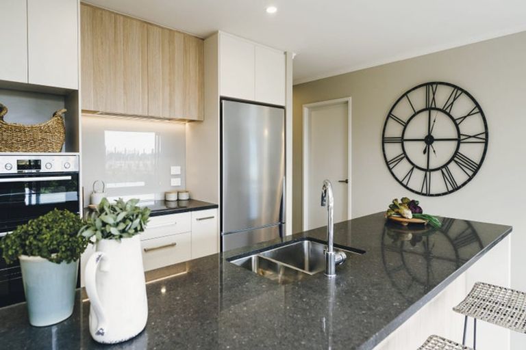 Photo of property in 9 Panui Avenue, Helensville, 0800